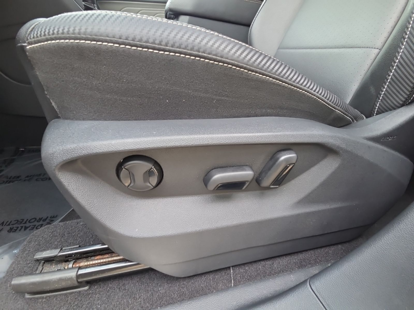 Used 2023 Gray Volkswagen 3.6L V6 SE w/Technology image 29