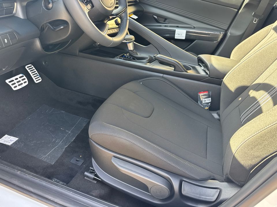 New 2026 White Hyundai SEL Sport image 10