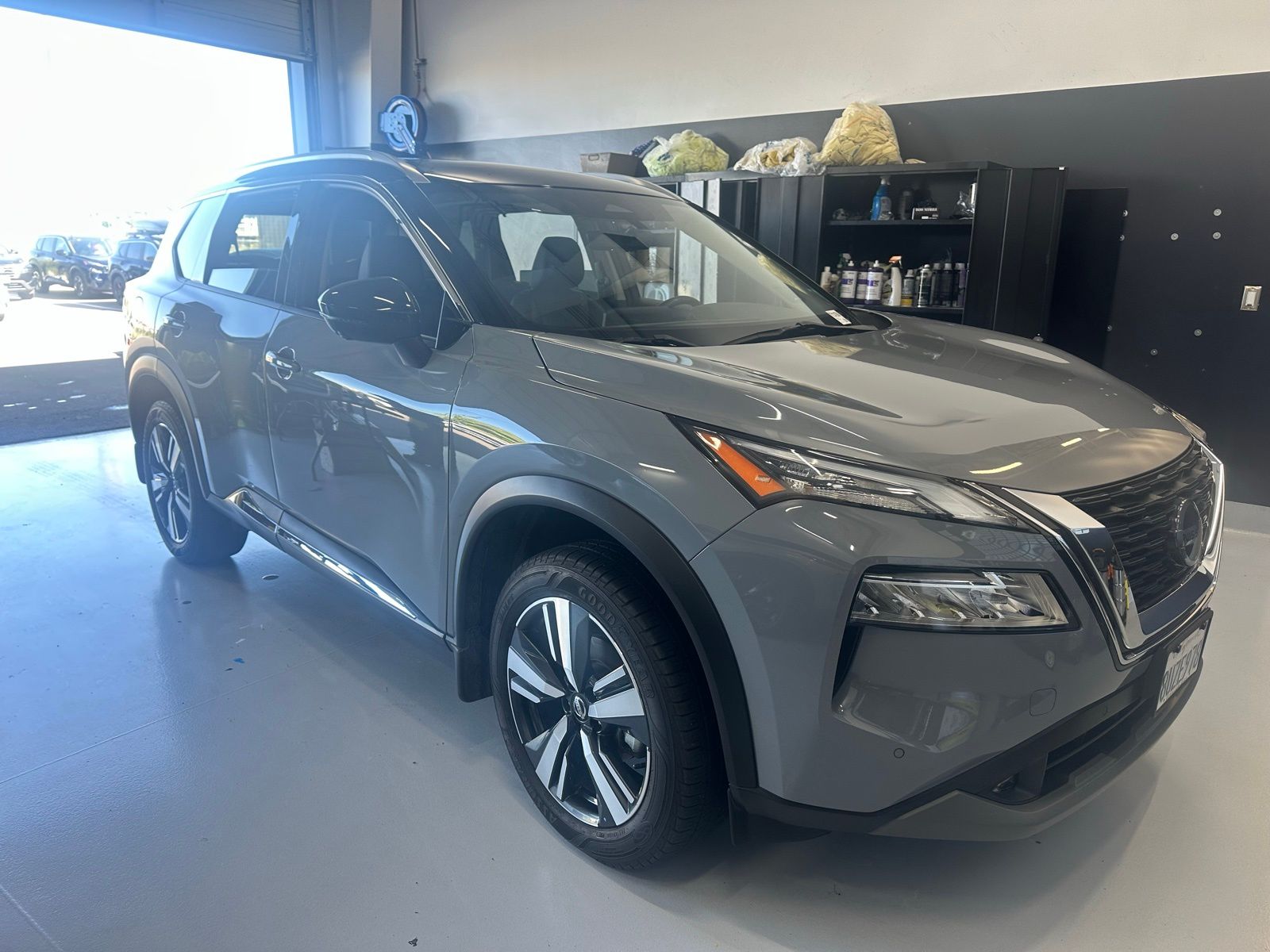 Boulder Gray Pearl/Super Black 2021 Nissan Rogue SL FWD SUV / Crossover Front-Wheel Drive Continuously Variable Transmission