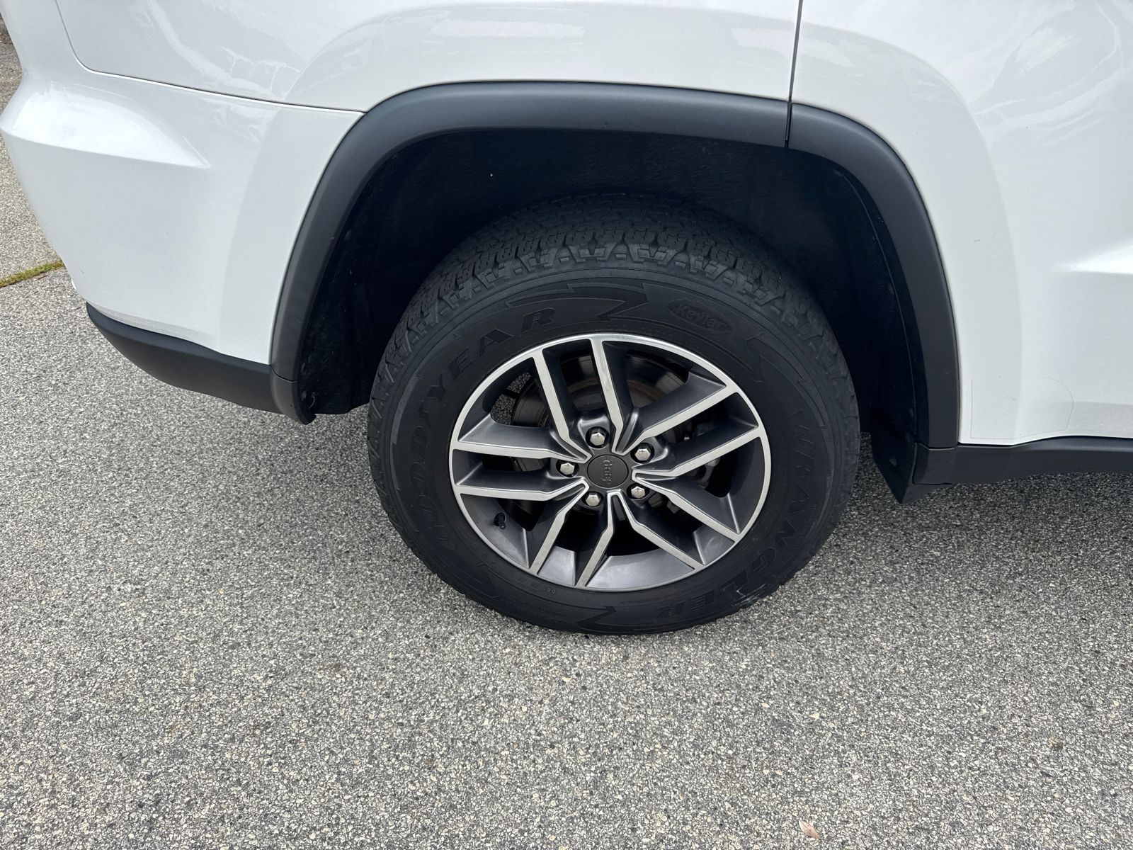Used 2020 Bright White Clearcoat Jeep **UNDER MARKET** image 16