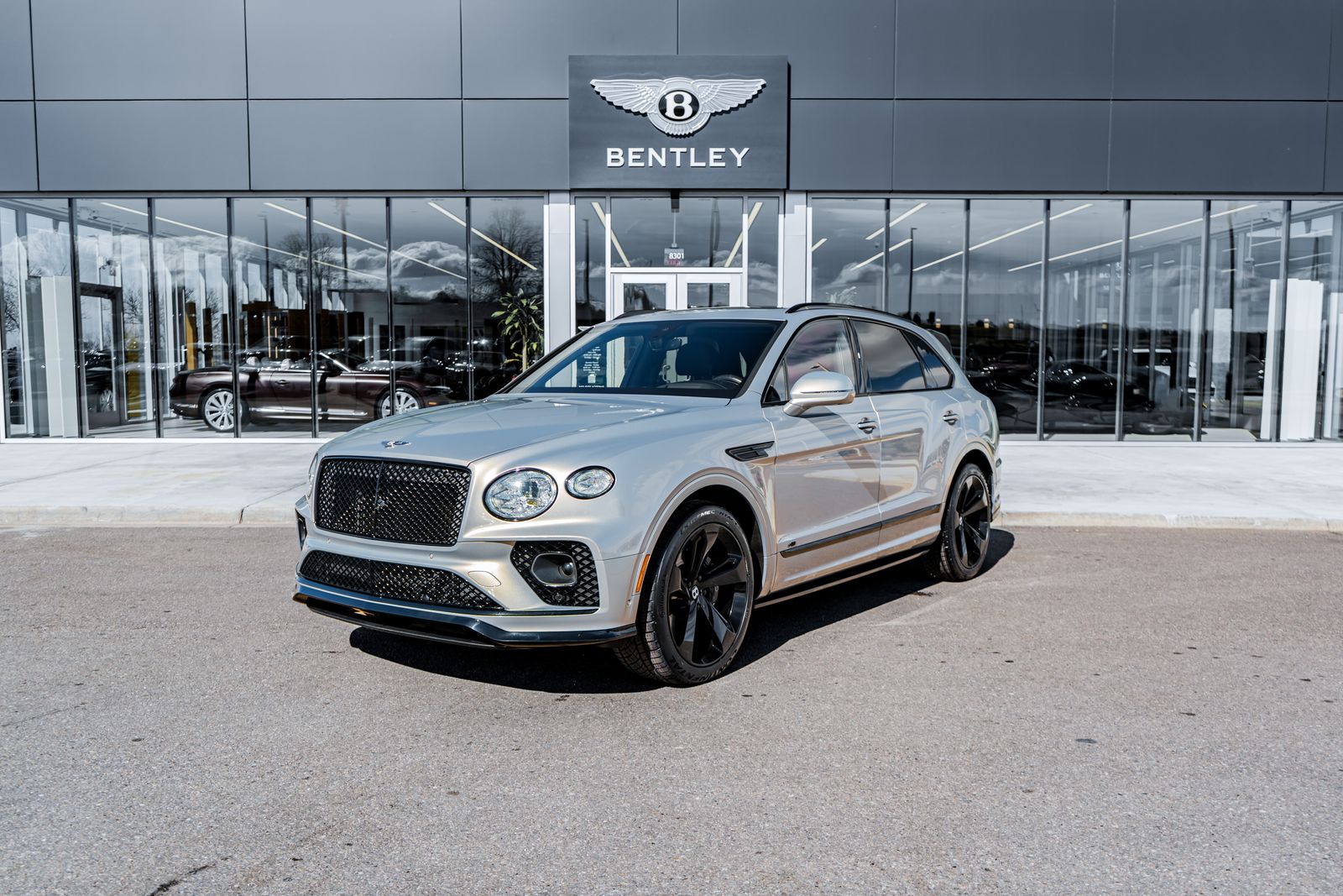 2022 Bentley Bentayga V8's photo