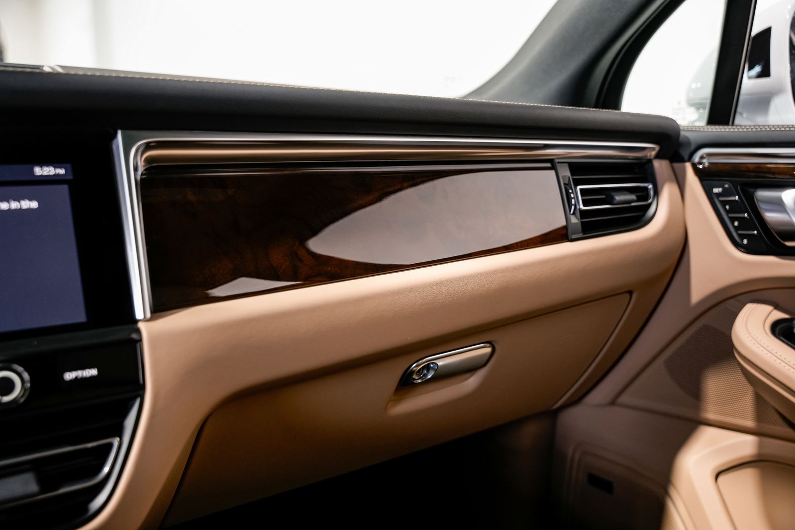 2023 Porsche Macan S — photo 14