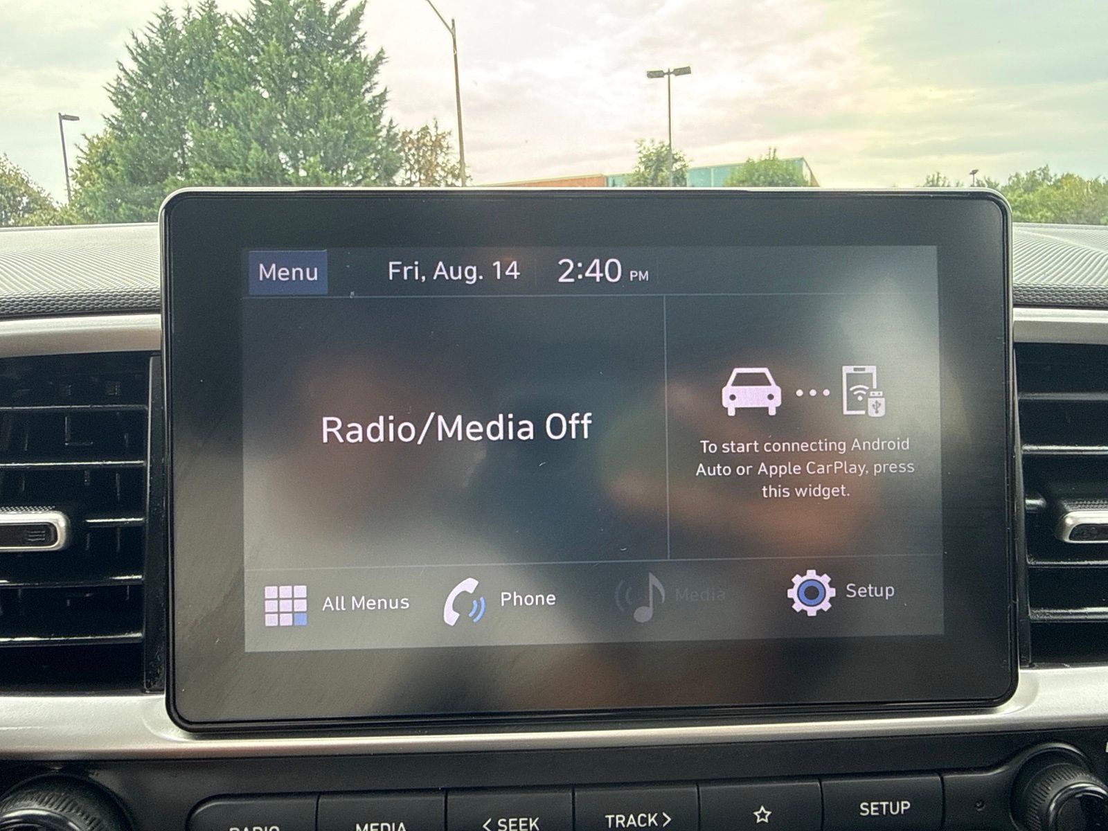 Used 2022 Green Hyundai SEL image 24