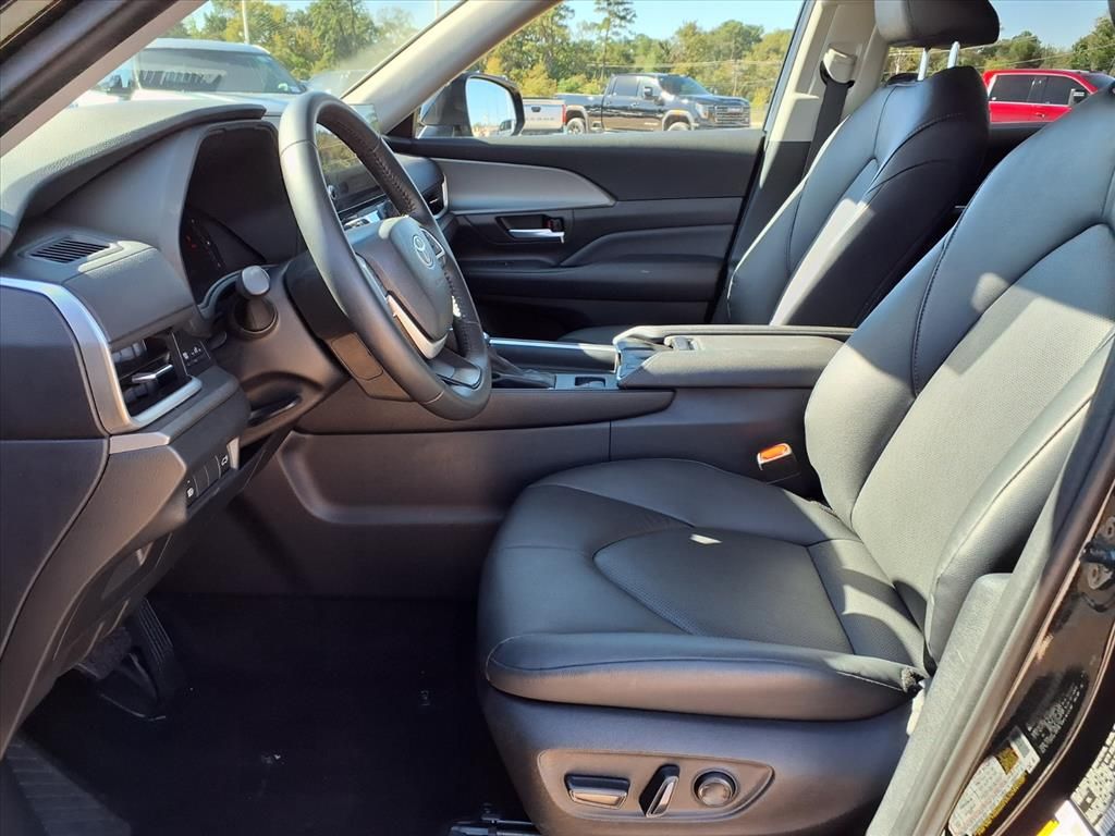 2025 Toyota Grand Highlander XLE  at Gullo Toyota