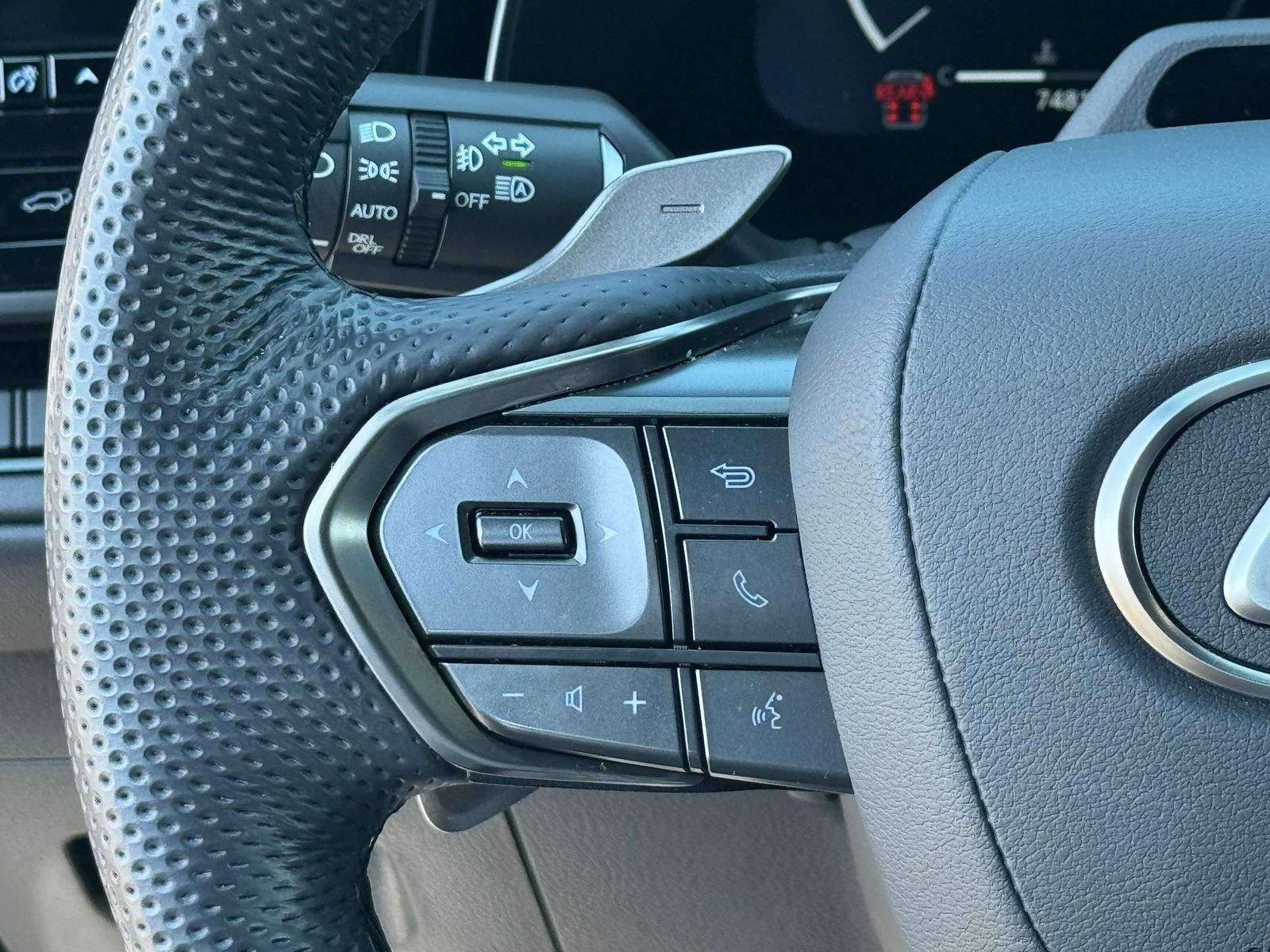 Used 2025 Black Lexus 500h F SPORT Premium image 35