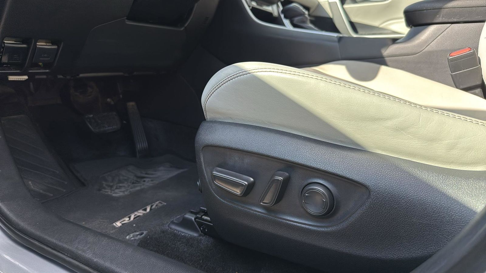 Used Car 2019 Toyota Rav4  Xle Premium For Sale Under $25,000 In Austin, Texas