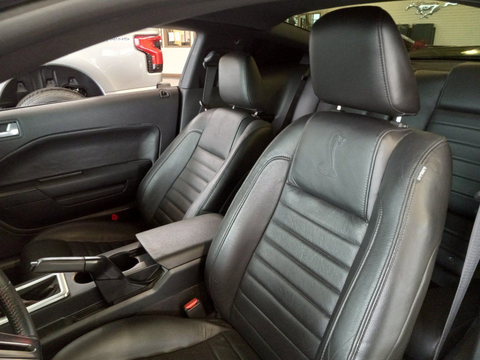 2007 Ford Mustang image 10