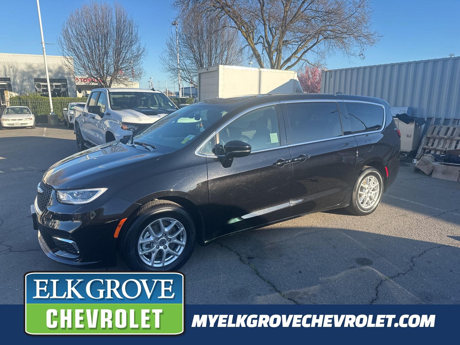 2025 Chrysler Pacifica Select FWD