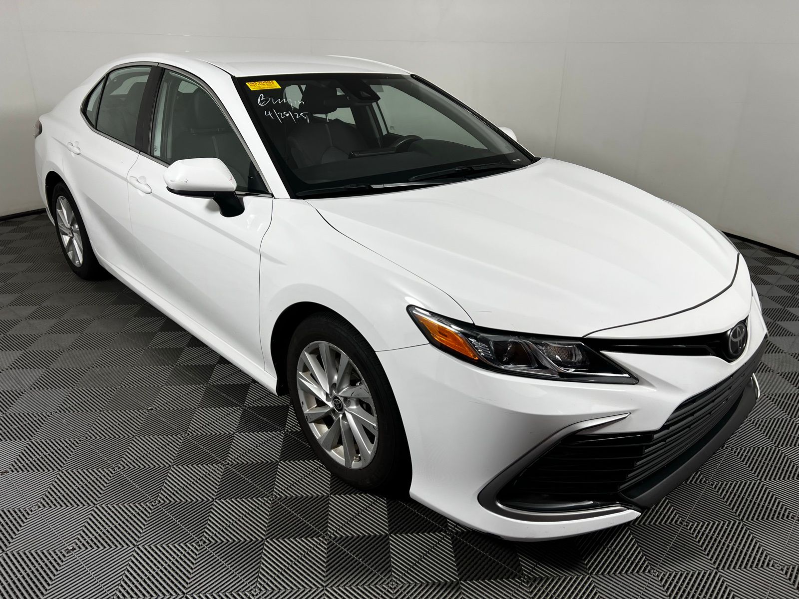2024 Toyota Camry LE 3