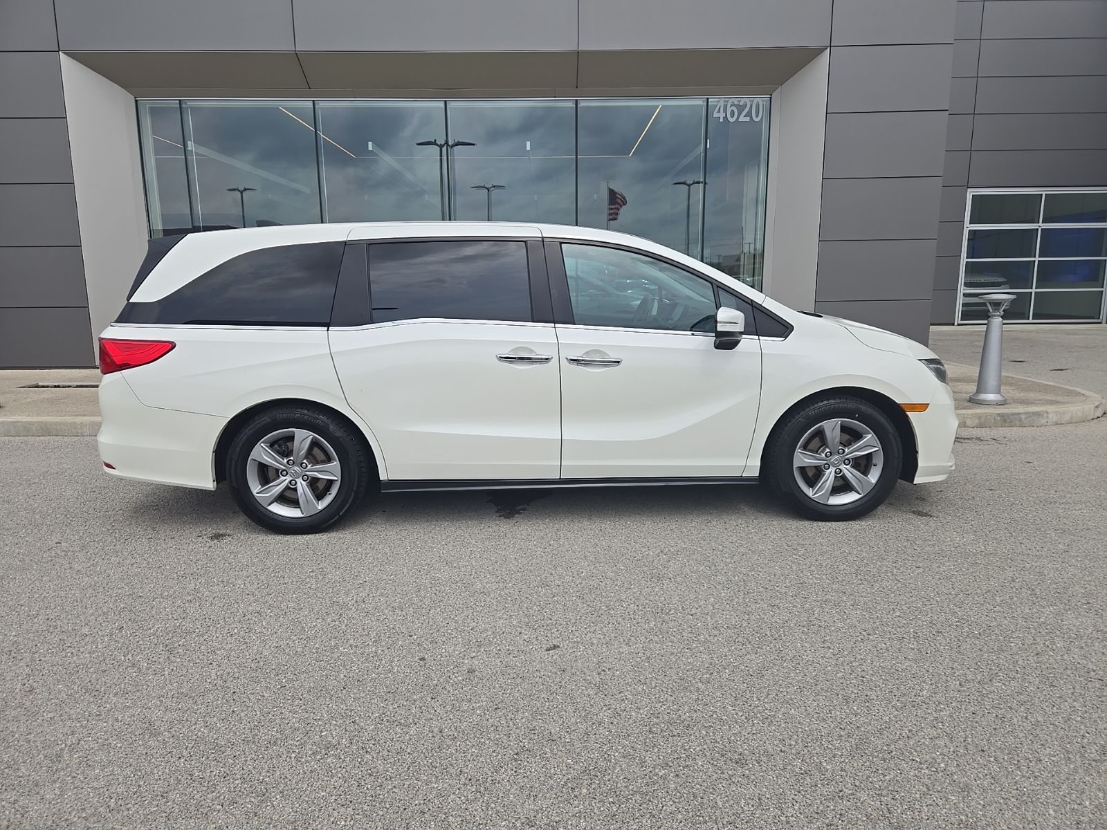 View vehicle photo 6