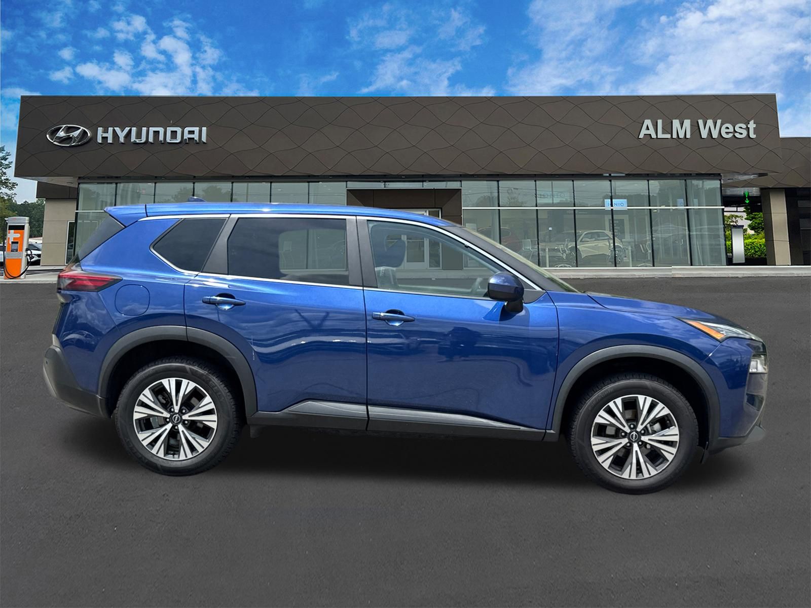 Used 2023 Blue Nissan SV image 4