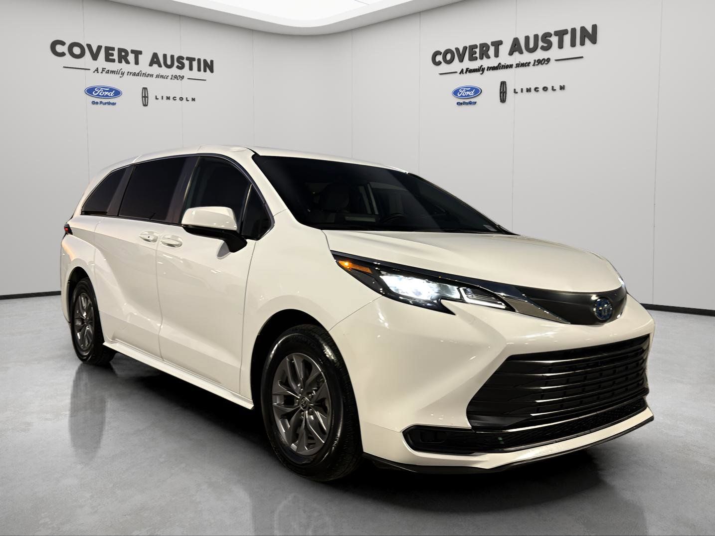 Used Car 2024 Toyota Sienna  Le For Sale Under $35,000 In Austin, Texas