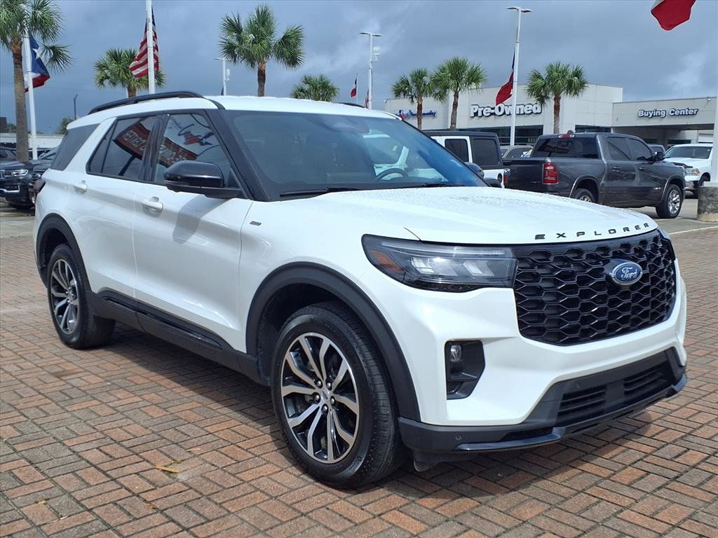 2025 Ford Explorer ST-Line - 2