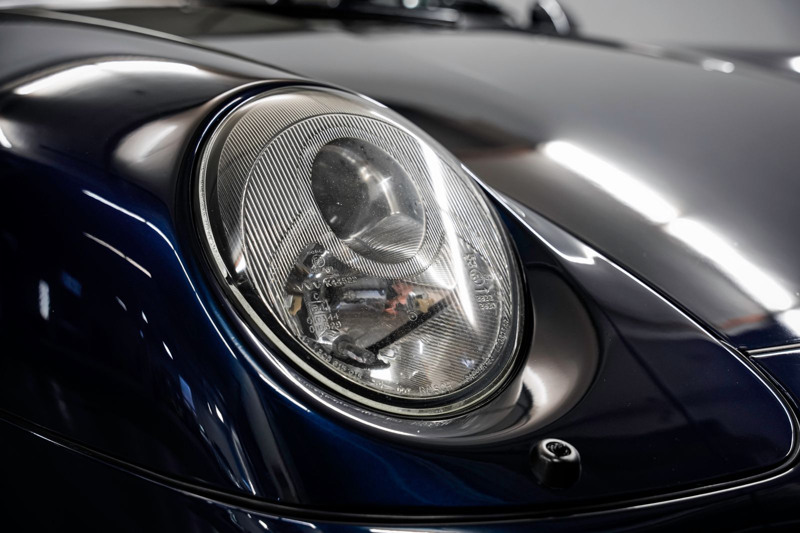 1996 Porsche 911 Carrera 4S — photo 39