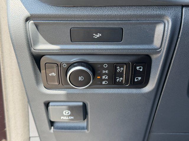 Used 2026 Agate Black Metallic Ford XLT image 24