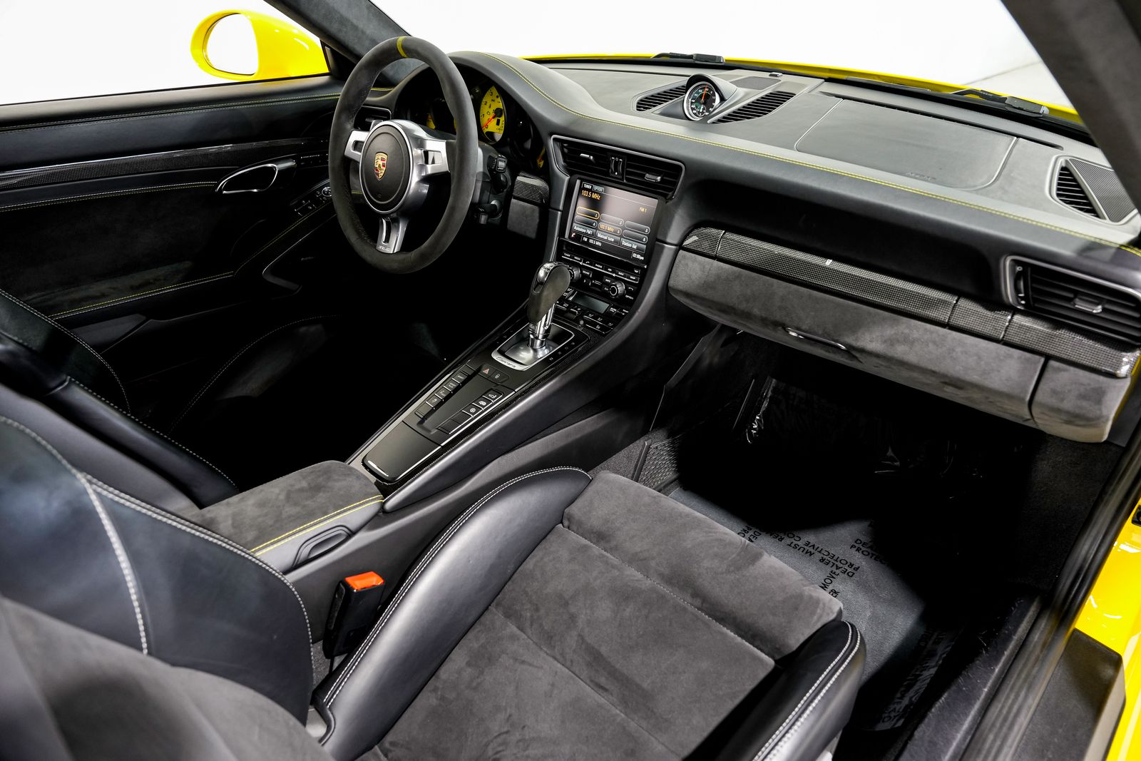2015 Porsche 911 Carrera GTS — photo 30