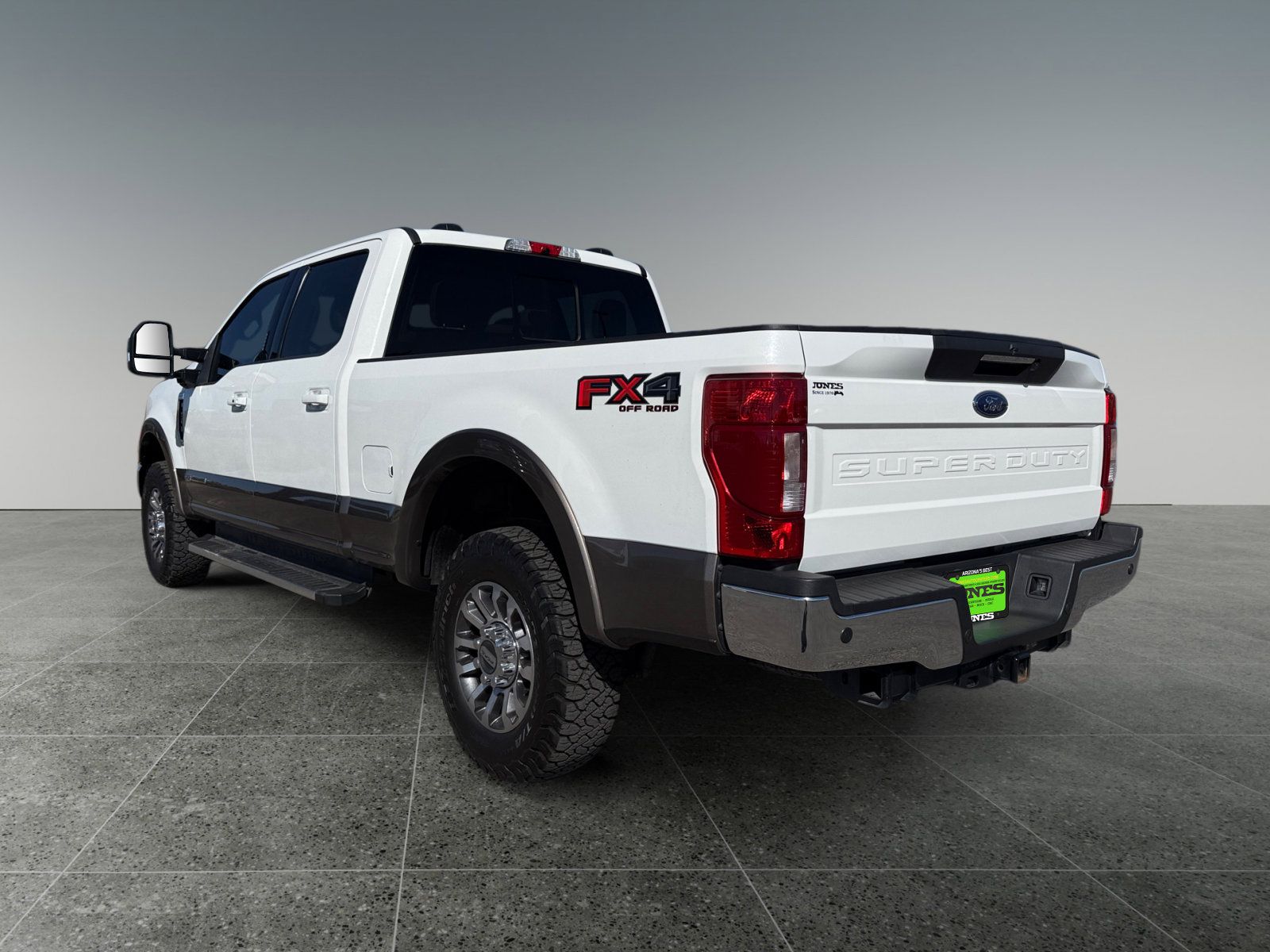 View vehicle photo 4