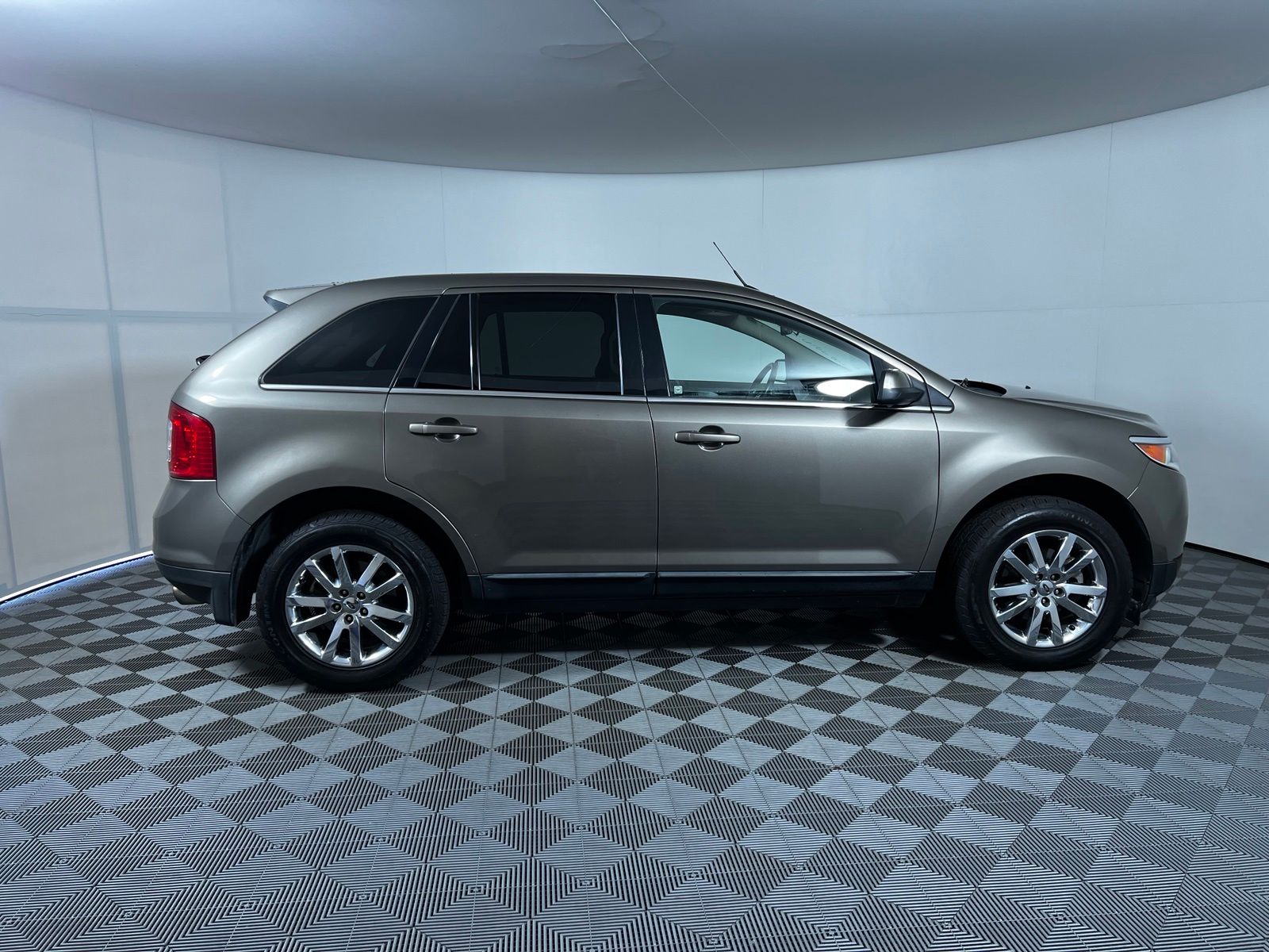Thumbnail: 2012 Ford Edge - 4
