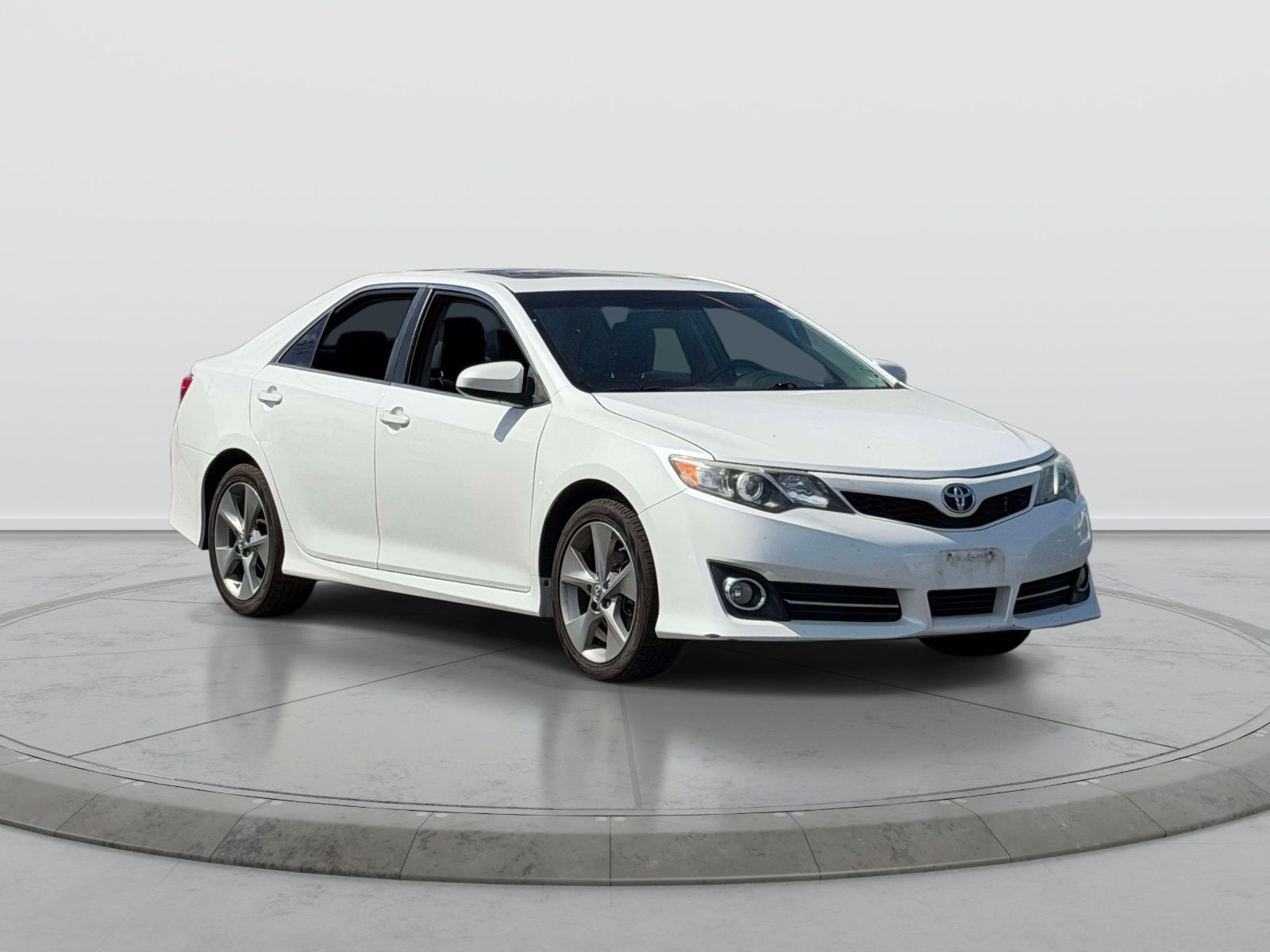 White (Blizzard Pearl) 2012 Toyota Camry SE Sport Limited Edition Sedan Front-Wheel Drive 6-Speed Automatic