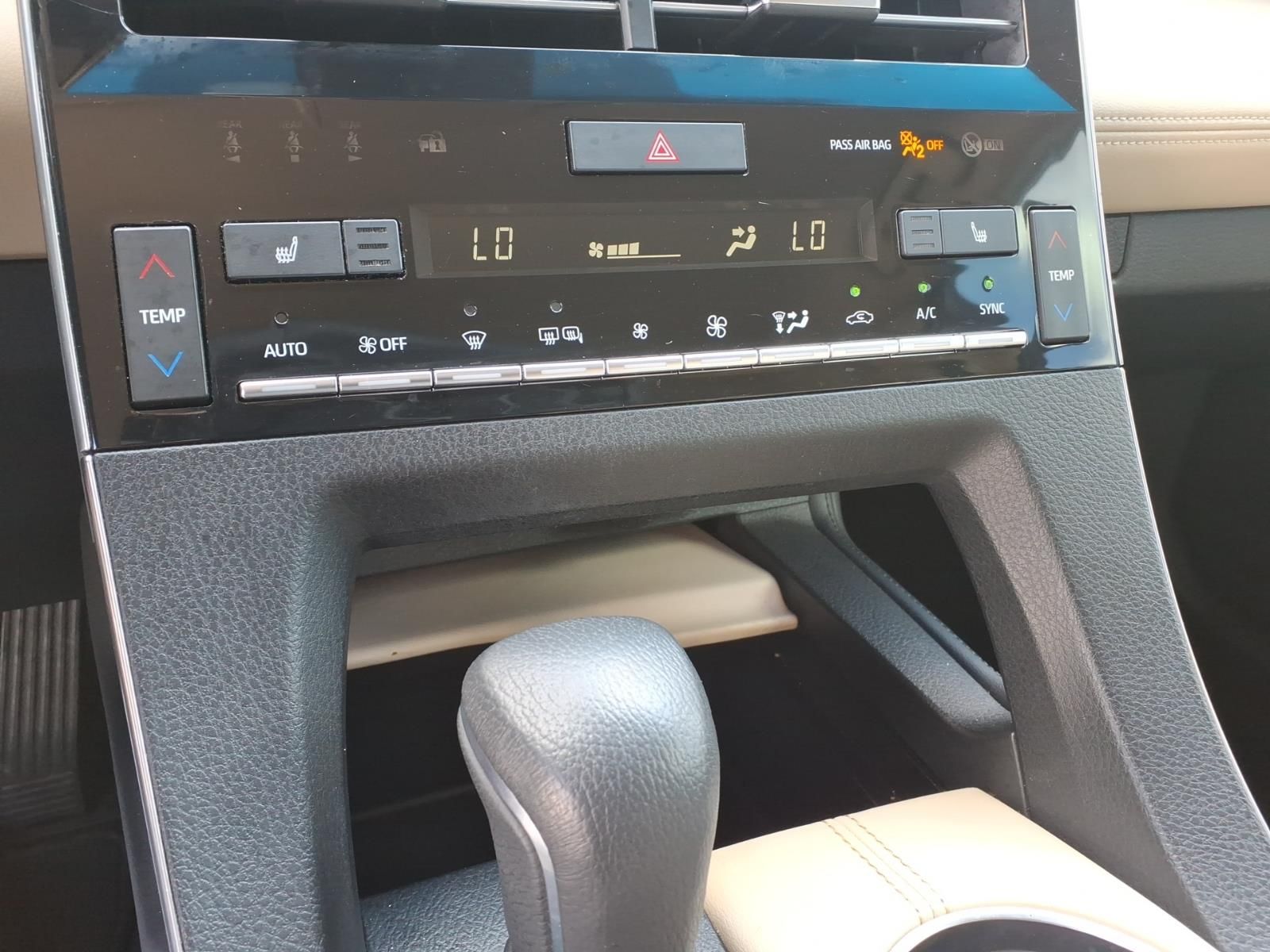 2019 Toyota Avalon XLE Beige at Community Toyota