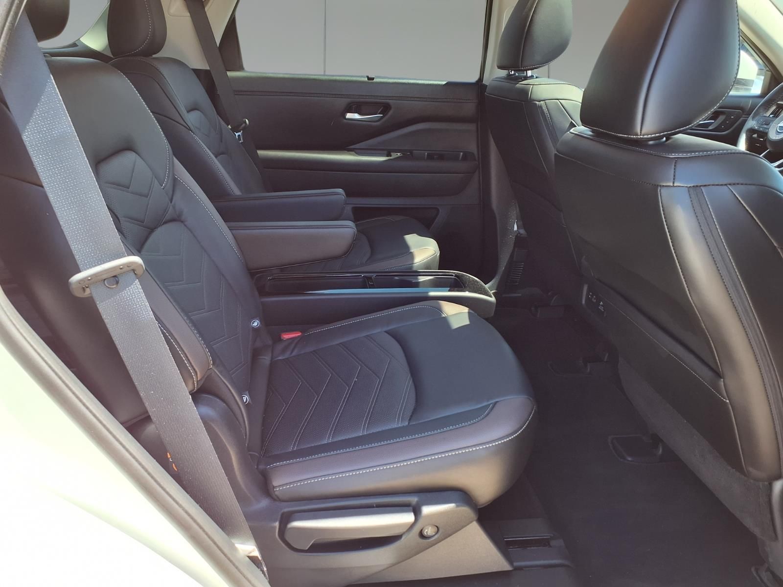 2023 Nissan Pathfinder Platinum White at Central Houston Nissan