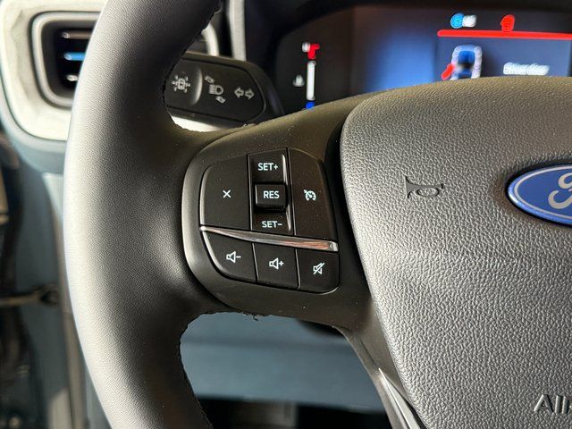 New 2025 Azure Gray Metallic Tri-Coat Ford XLT image 32