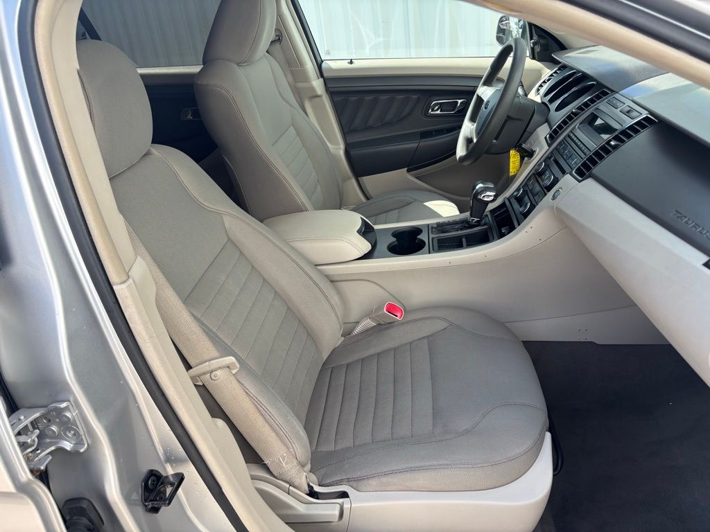 Used Car 2010 Ford Taurus  Se For Sale Under $10,000 In Austin, Texas