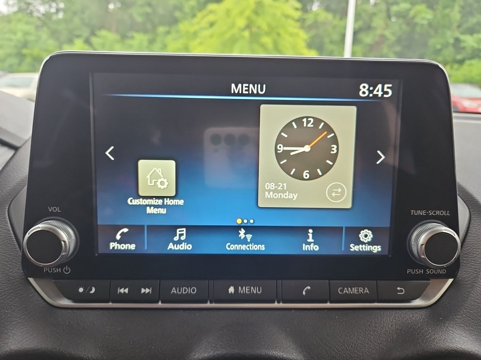 Used 2025 White Nissan SV image 5