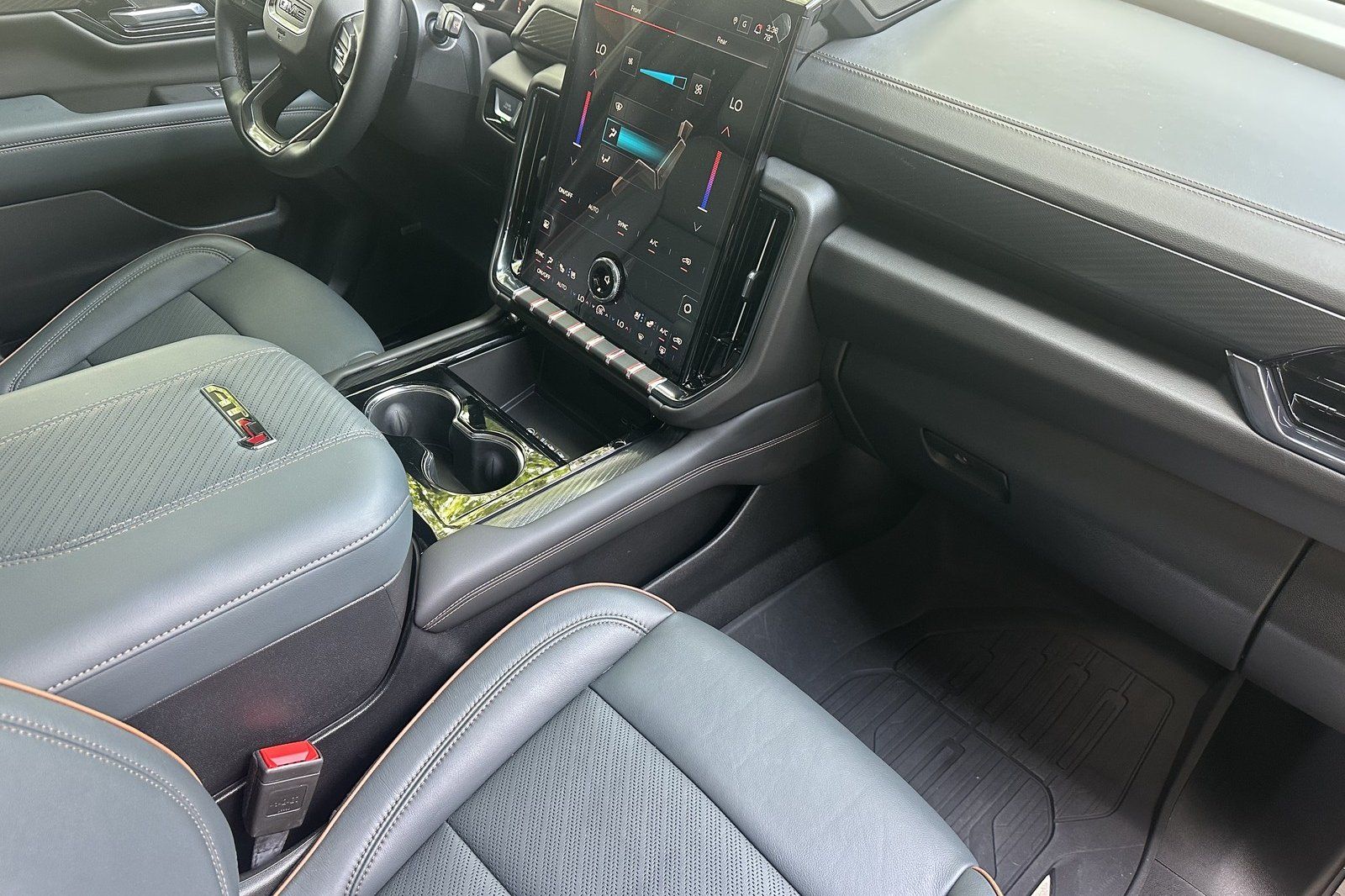 Used 2025 GMC Yukon SUV