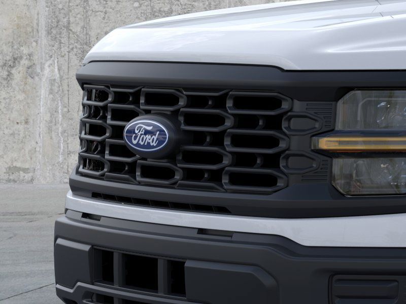 New 2026 Oxford White Ford XL image 17