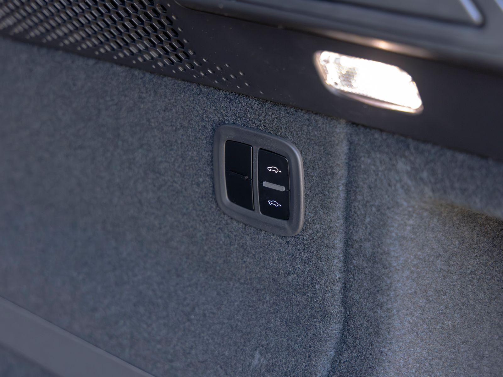 2025 Porsche Macan Base - Photo 46