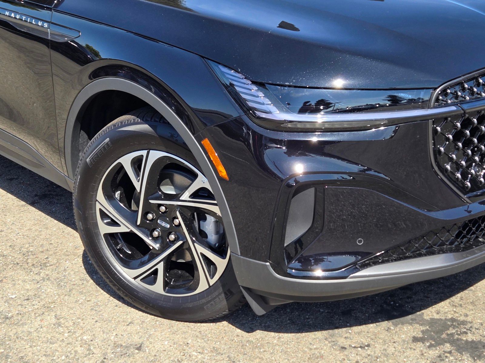 New 2025 Black Lincoln Premiere image 6