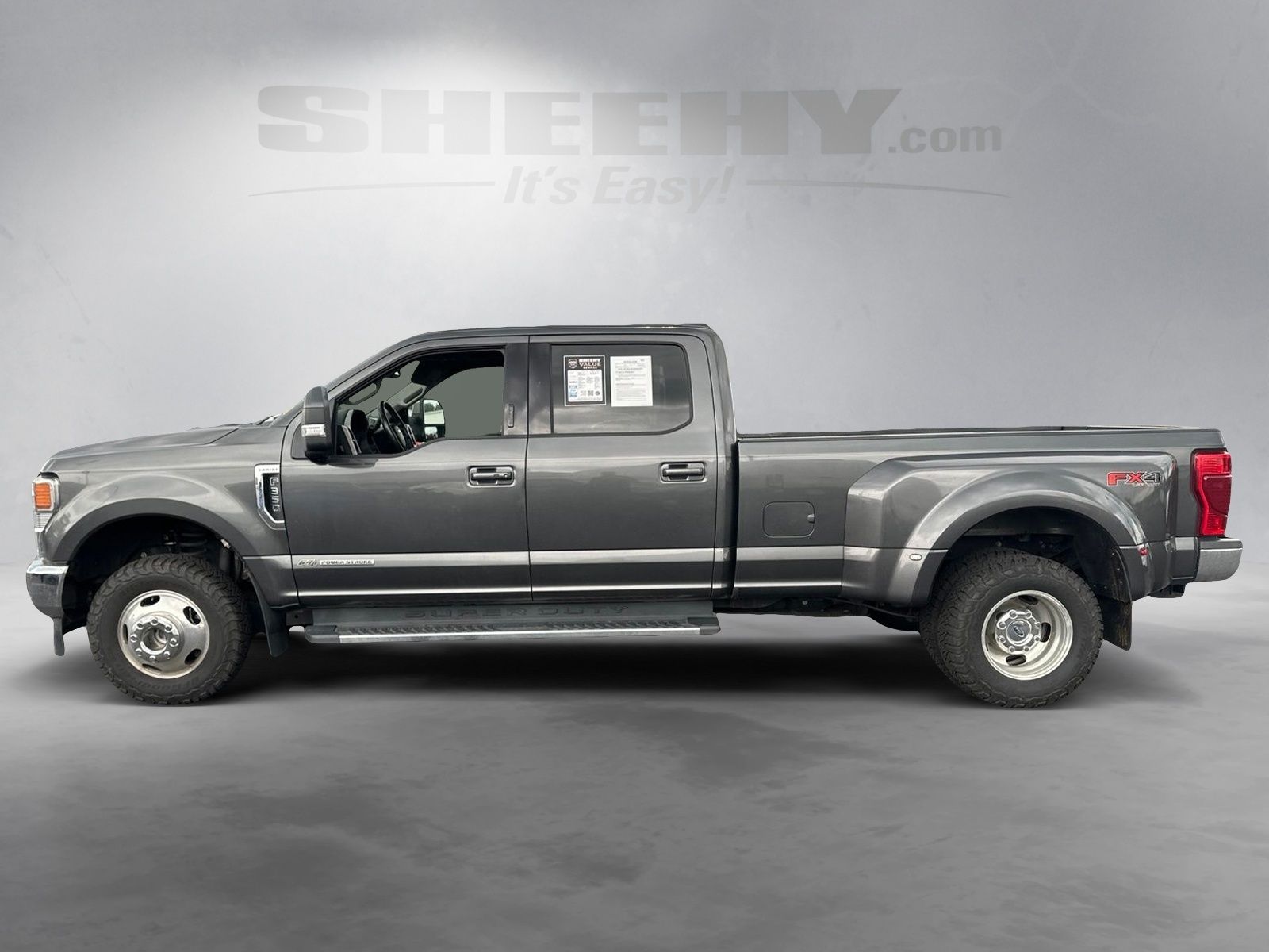 Used 2020 Magnetic Metallic Ford Lariat image 14