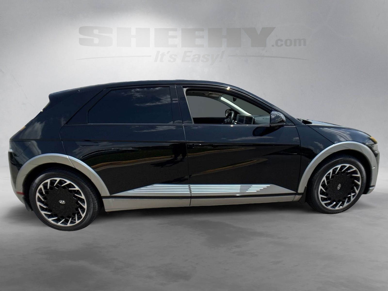 Used 2024 Black Hyundai Limited image 11