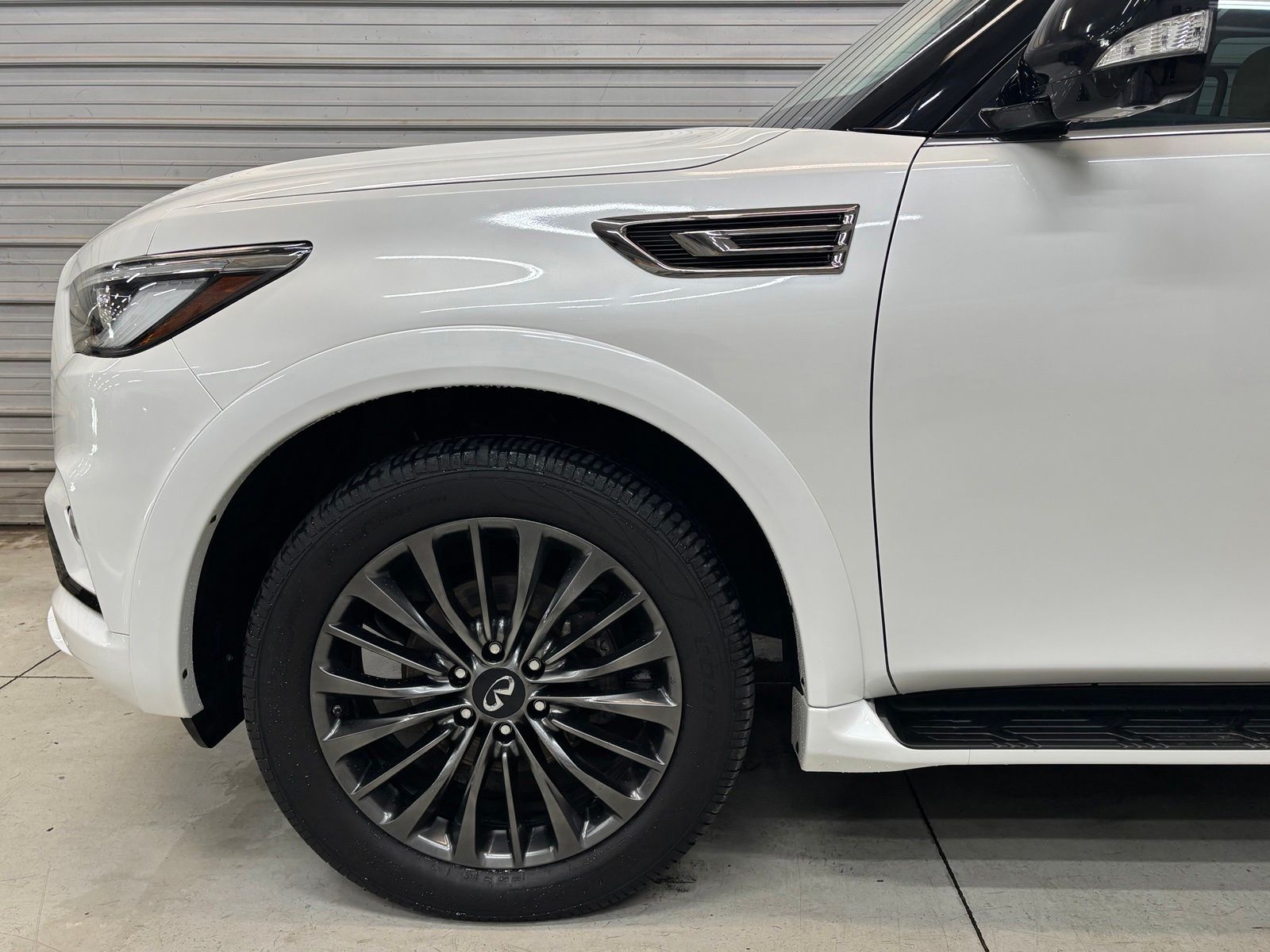 Photo 4 of 2023 INFINITI QX80 Premium Select