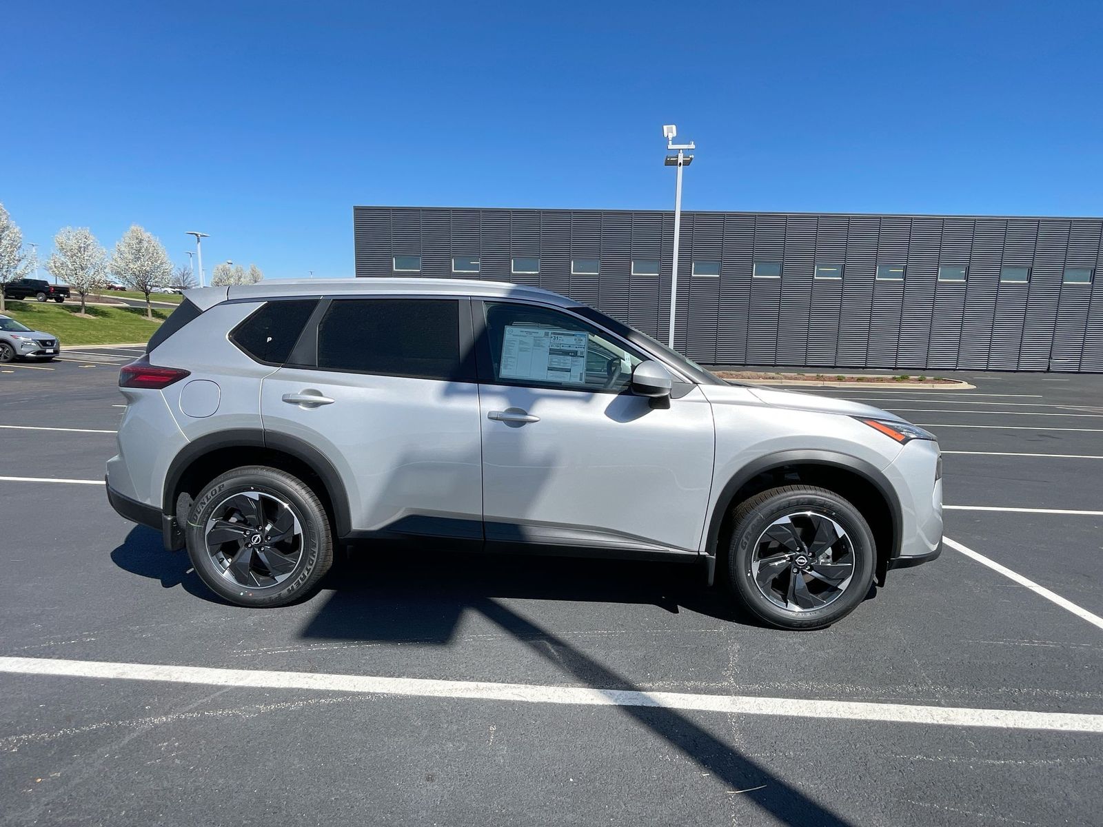 2024 Nissan Rogue SV 20