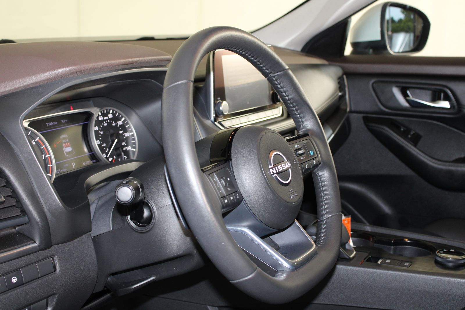 Used 2023 Silver Nissan SV image 14