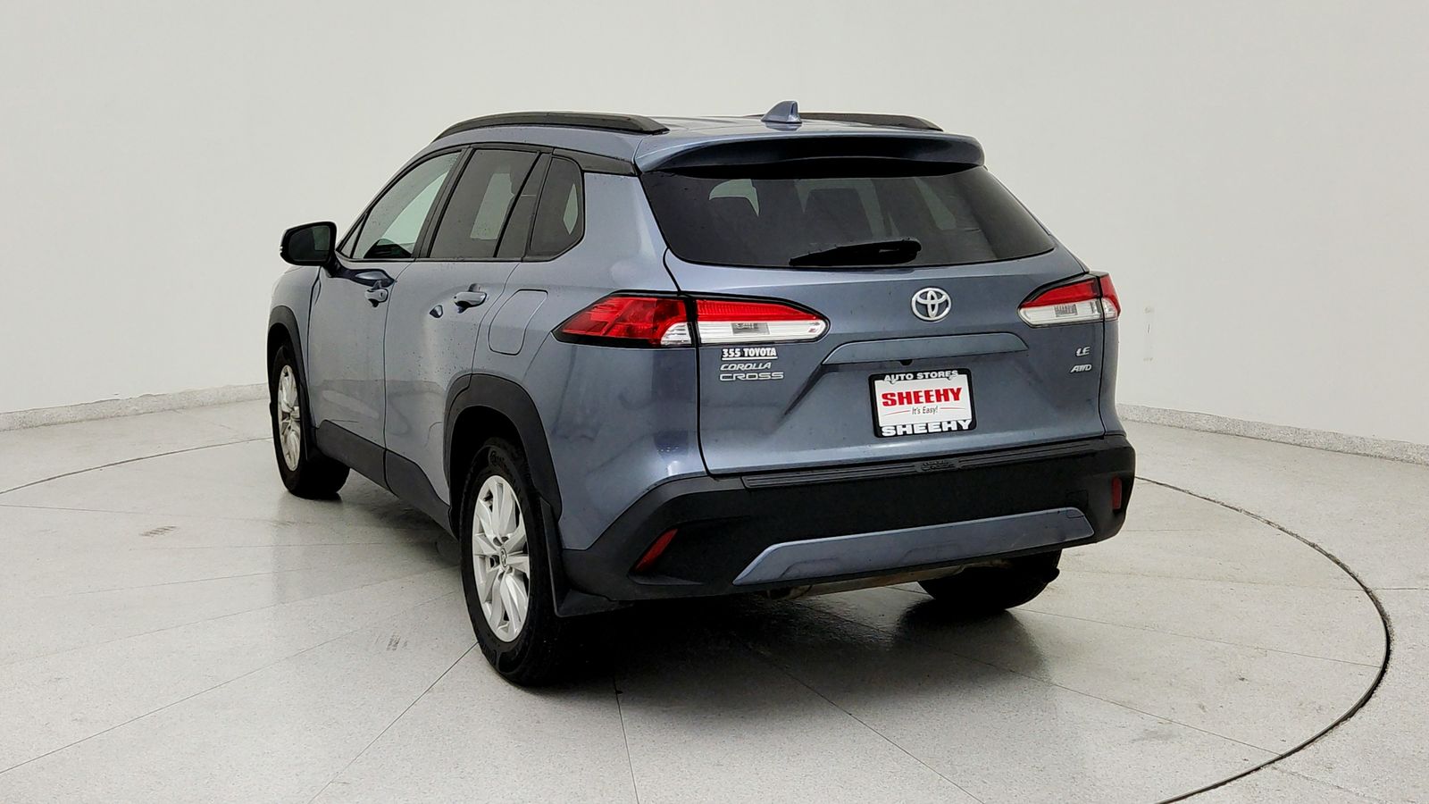 Used 2023  Toyota LE image 5