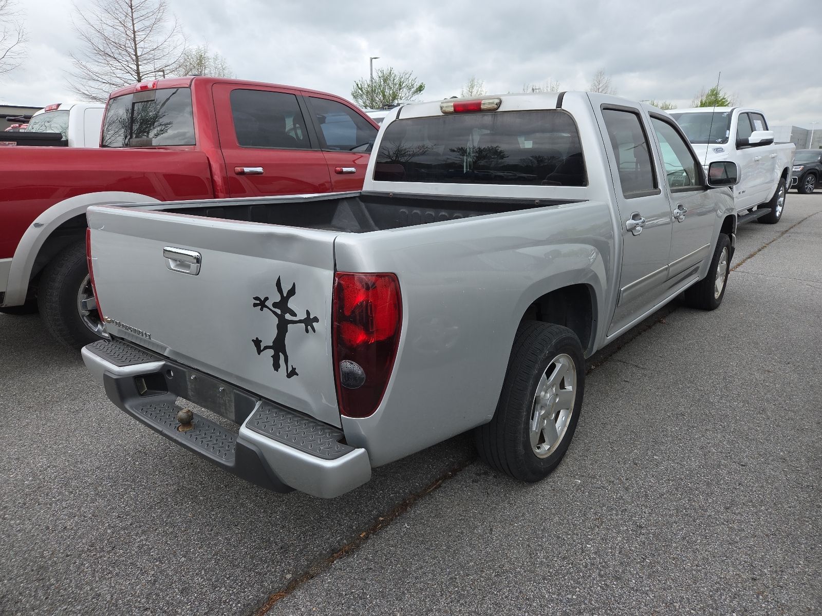 View vehicle photo 5