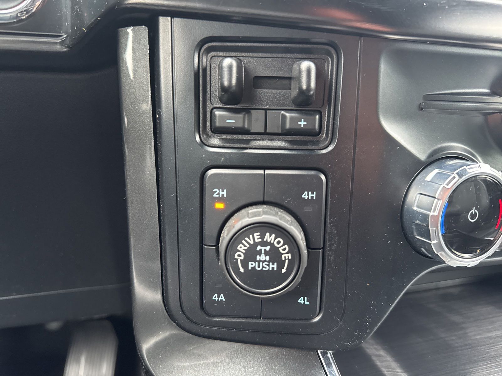 Certified Used 2023 Carbonized Gray Metallic Ford Lariat image 25