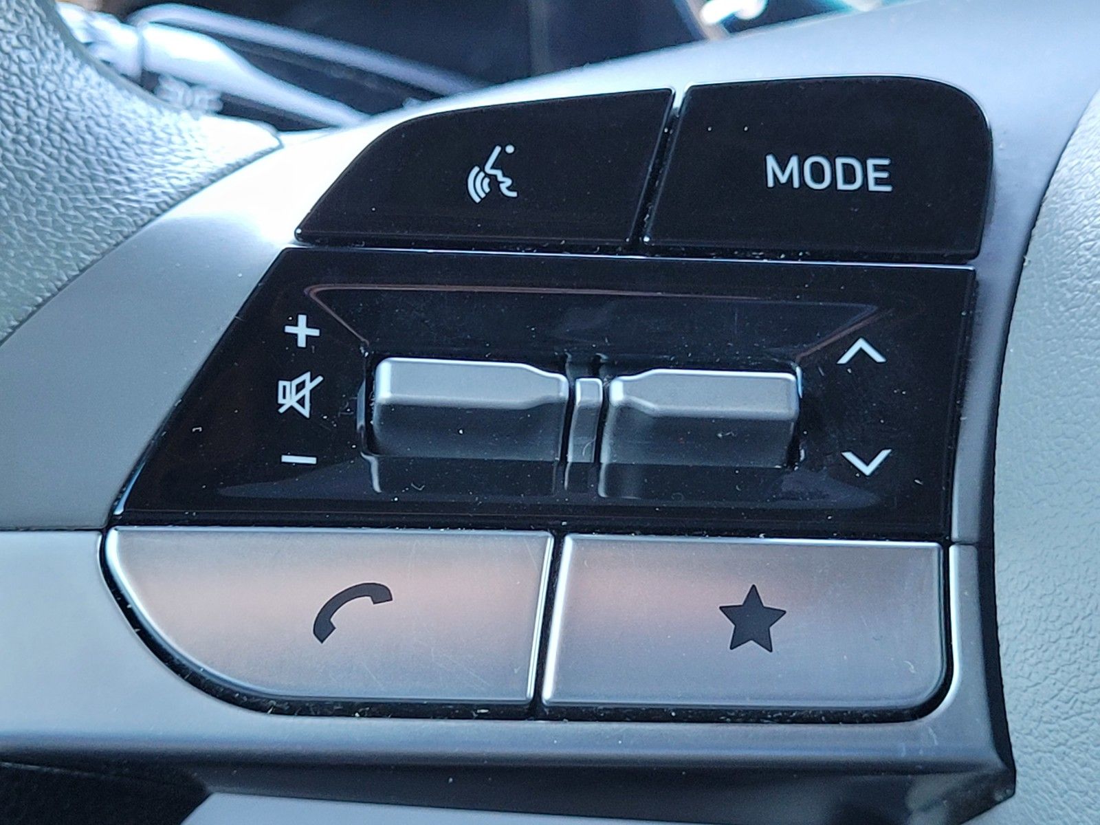 2024 Hyundai Elantra SEL - Photo 31