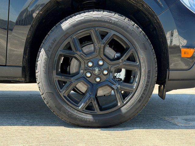 New 2025 Shadow Black Ford XLT image 5
