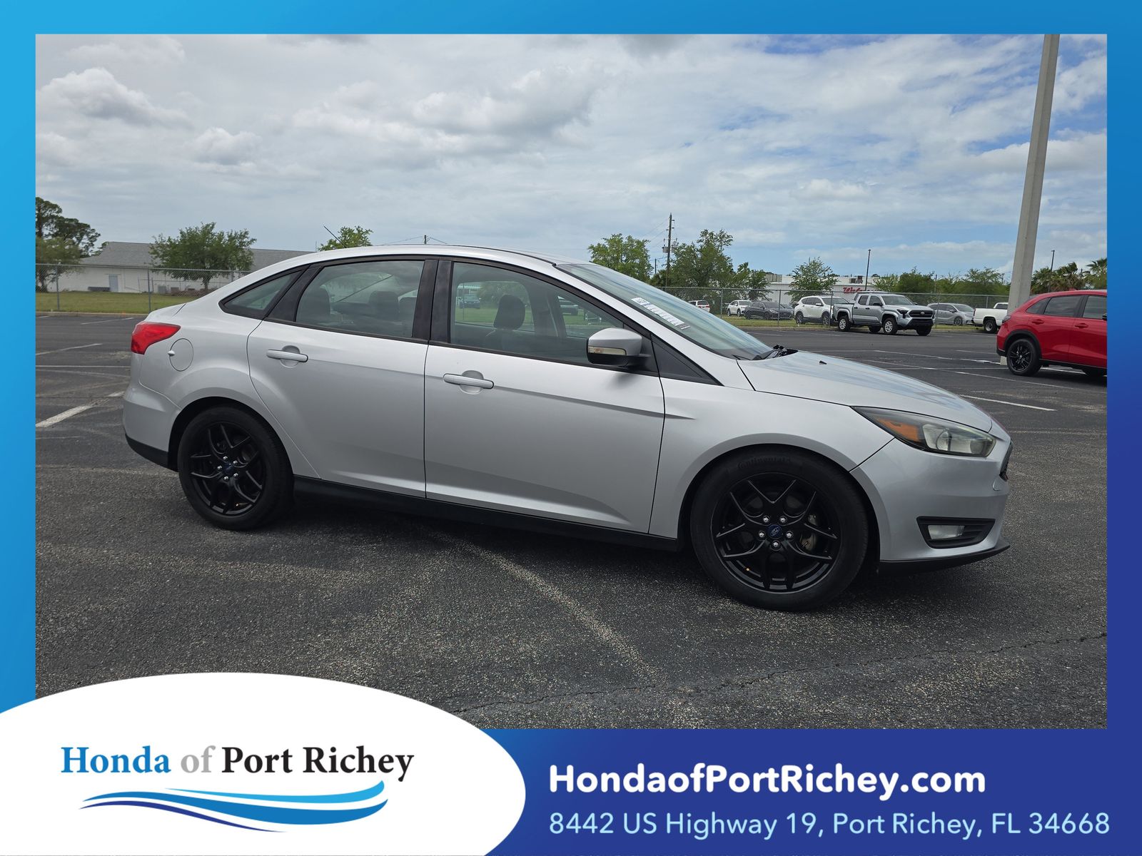 Ingot Silver 2016 Ford Focus SE Sedan Front-Wheel Drive Automatic