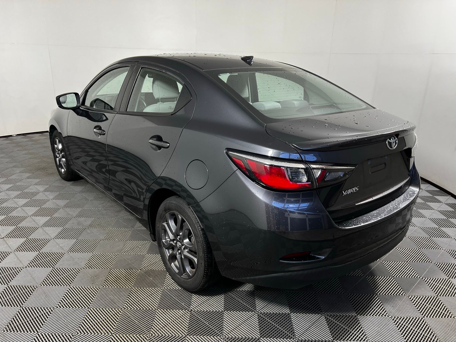 2019 Toyota Yaris LE 7