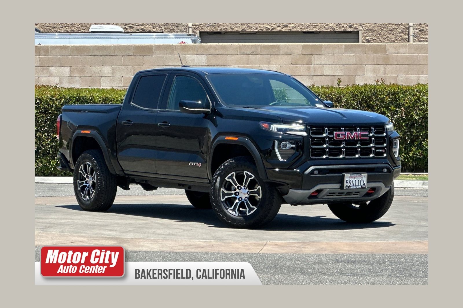 Onyx Black 2024 GMC Canyon AT4 Crew Cab 4WD Pickup Truck Four-Wheel Drive 8-Speed Automatic
