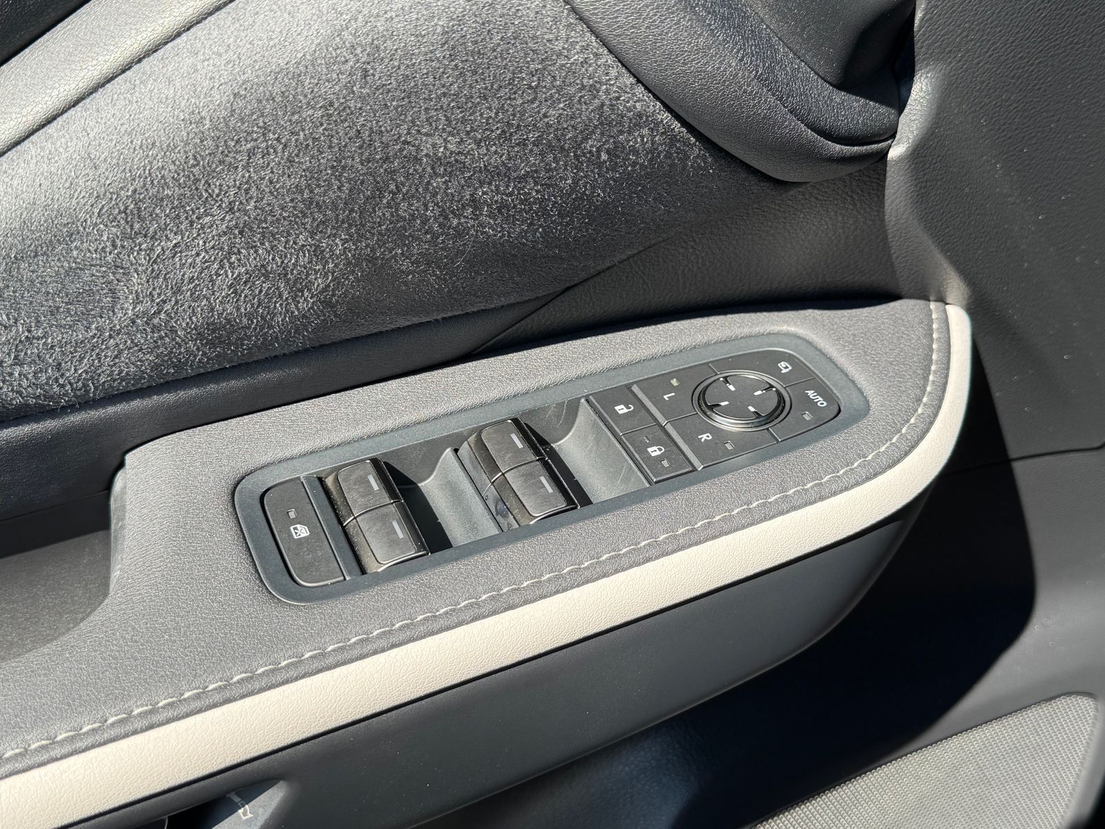 Used 2025 Black Lexus 500h F SPORT Premium image 18
