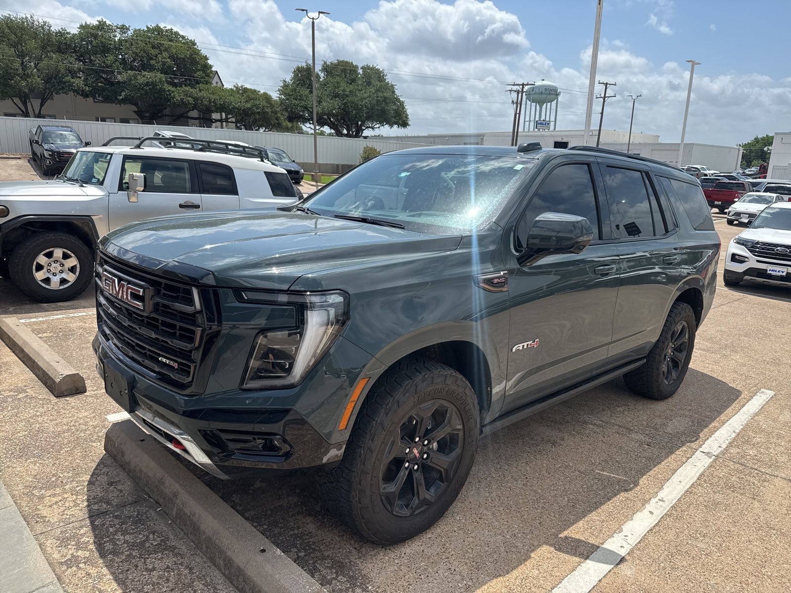 Midnight Pine 2025 GMC Yukon AT4 Ultimate 4WD SUV / Crossover Four-Wheel Drive