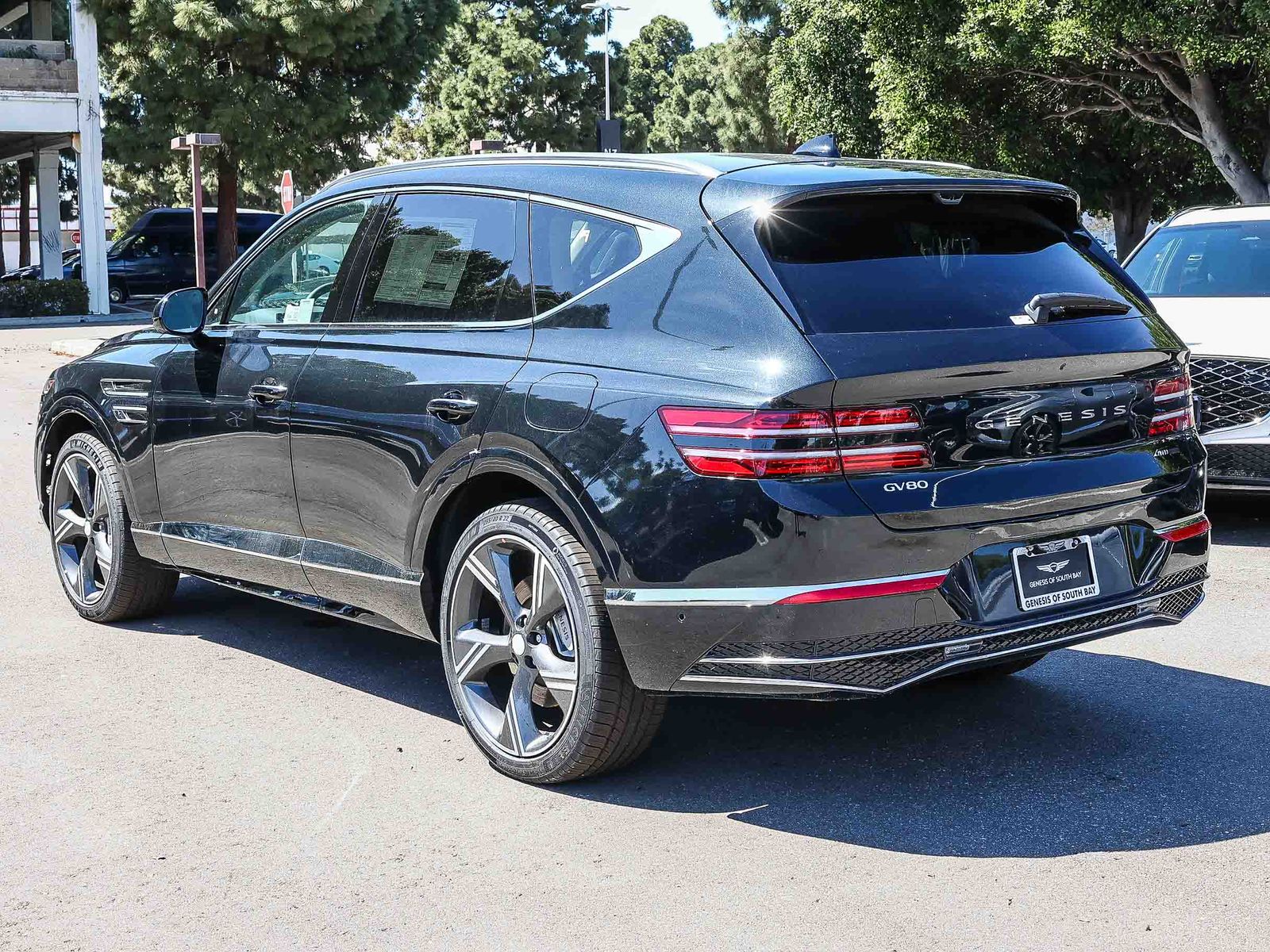 View vehicle photo 6