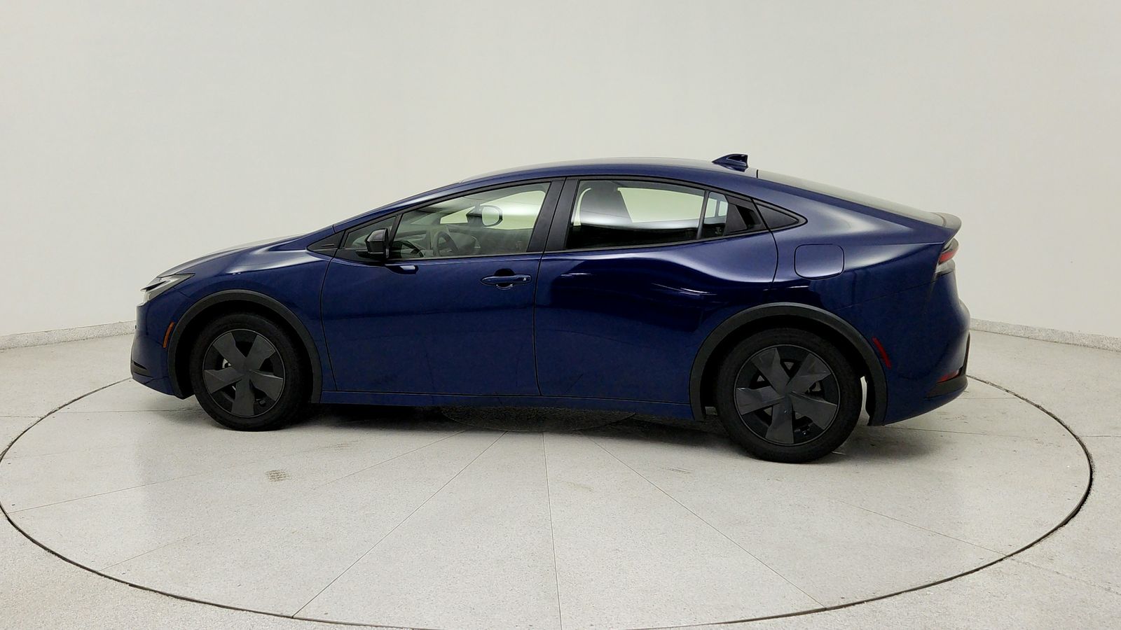 Used 2025 Blue Toyota LE image 4