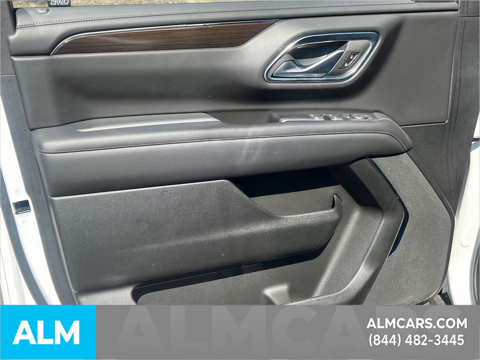 Used 2024 White GMC SLE image 12